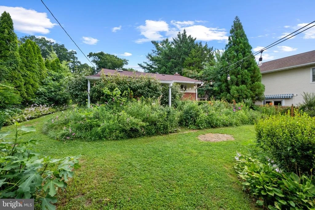 Photo of 803 JOPPA ROAD W