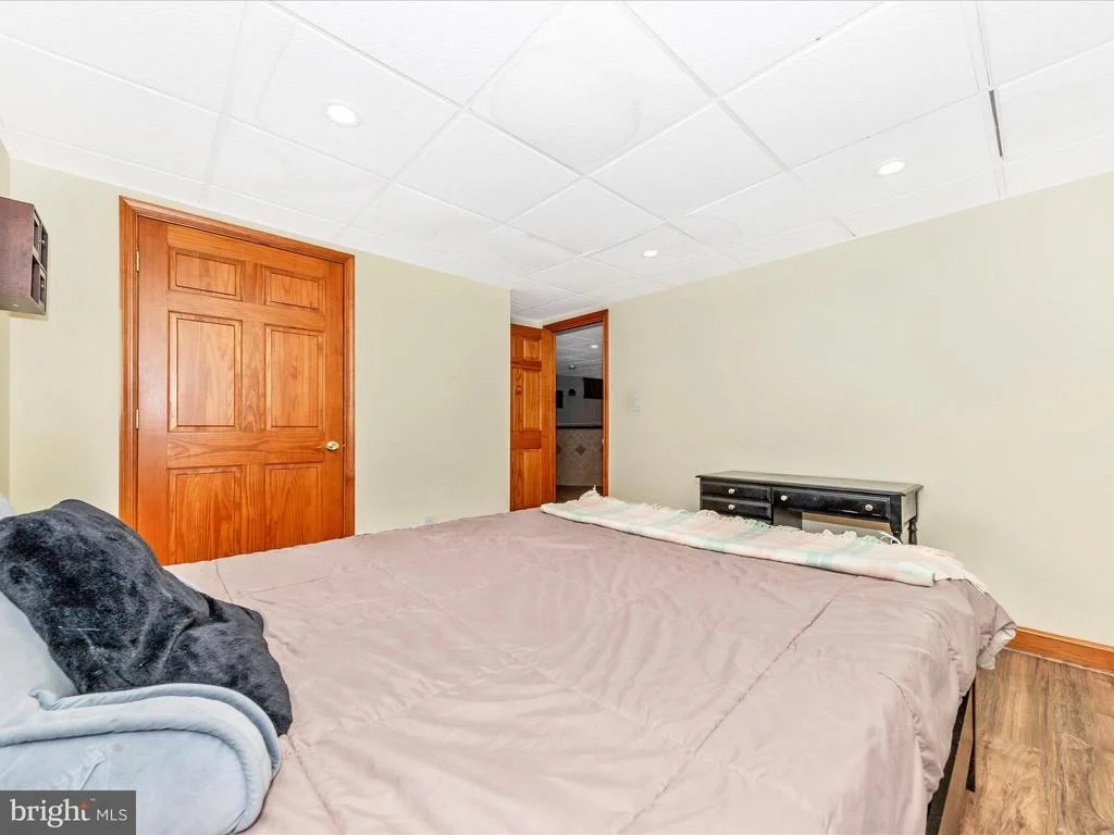 Photo of 9242 OAK TREE CIRCLE