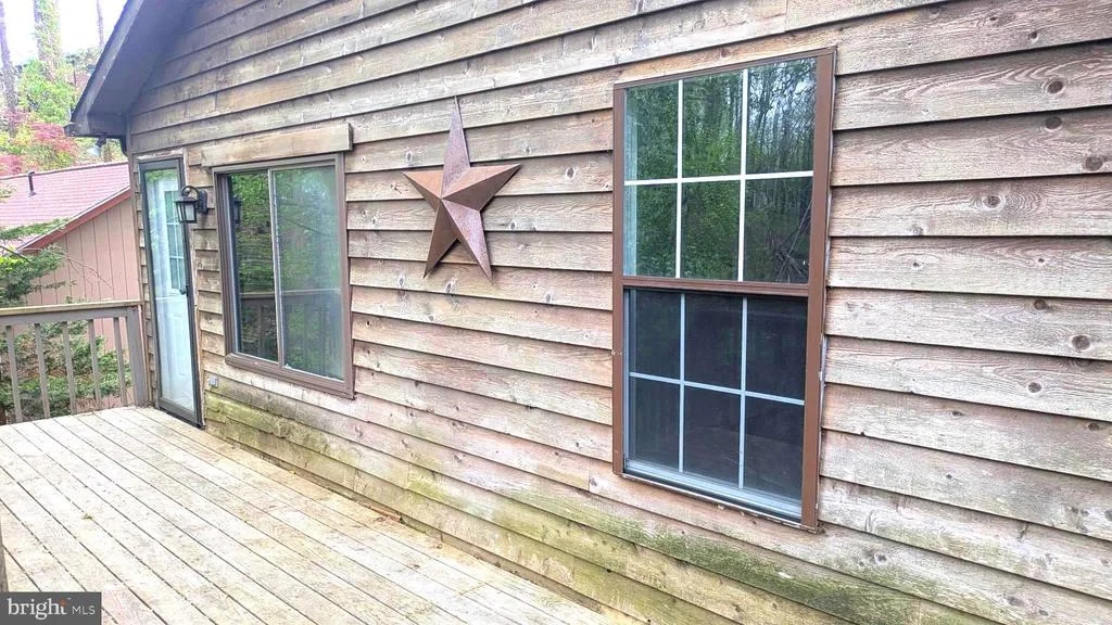Photo of 5860 LILAC CIRCLE
