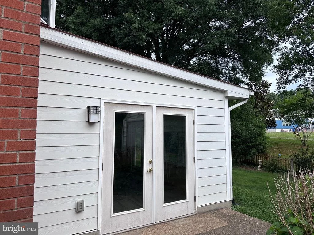 Photo of 5919 5TH ROAD N