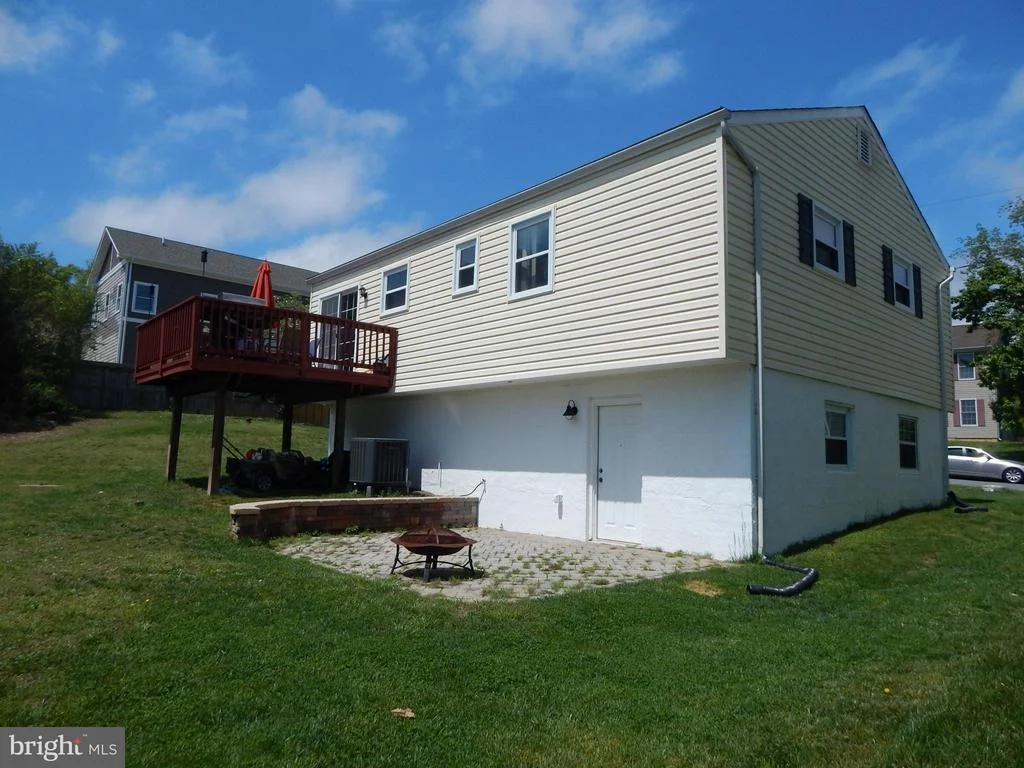 Photo of 107 PINEVIEW AVENUE