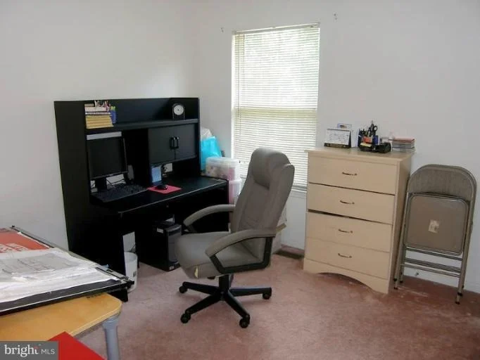 Photo of 125 BOOKHAM LANE