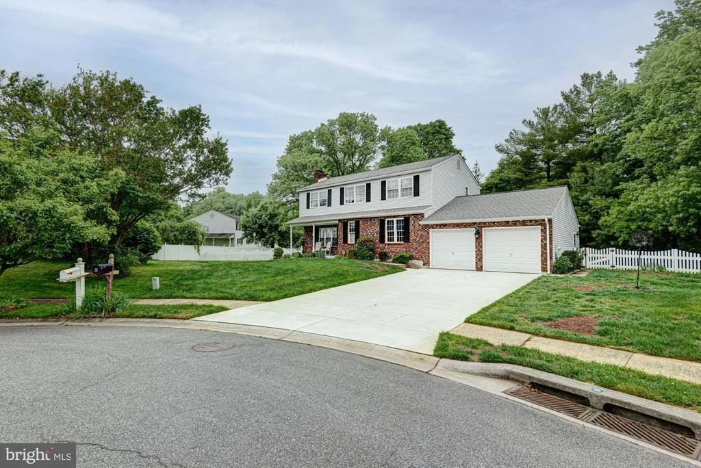Photo of 8 RISA COURT