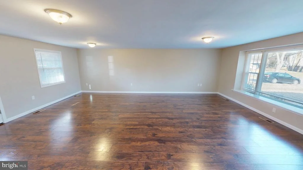 Photo of 5014 NICHOLAS ROAD