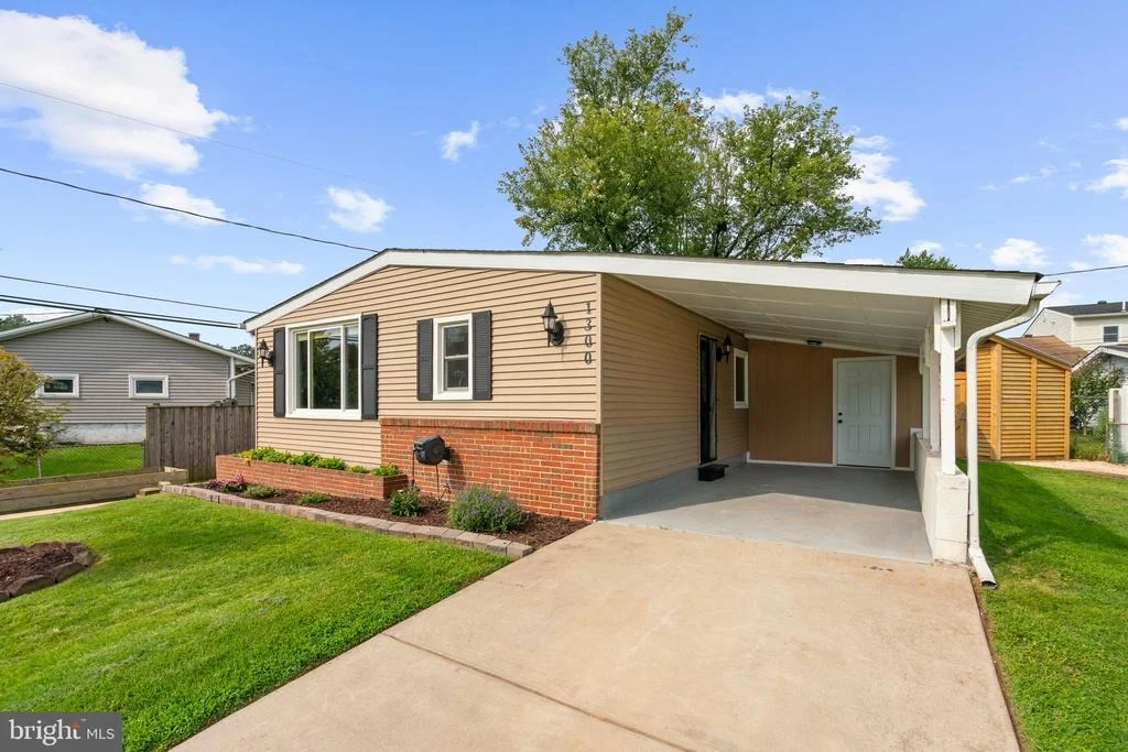 Photo of 1300 GILBERT PLACE