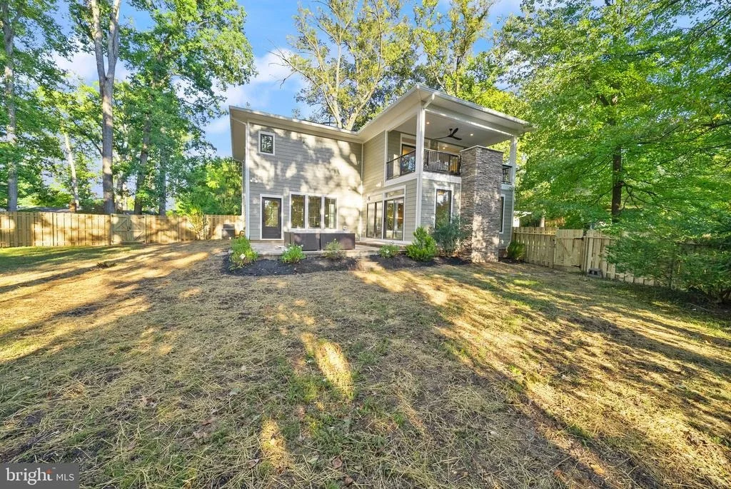 Photo of 8615 ACORN CIRCLE