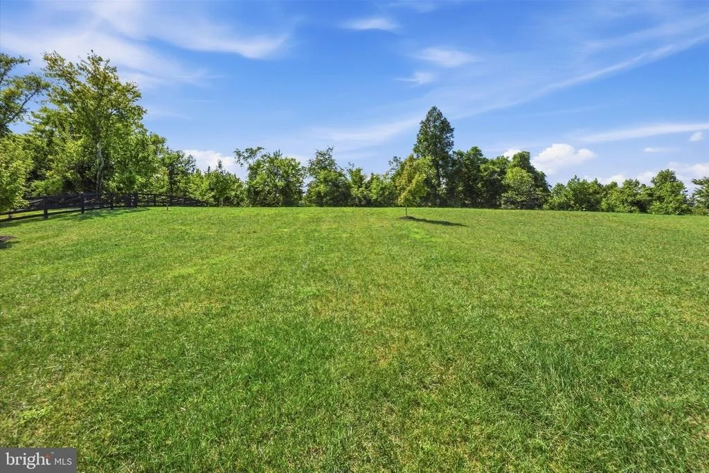 Photo of 6589 BOB WHITE DRIVE
