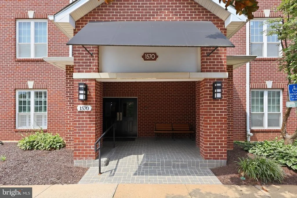 Photo of Unit 7408 at 1570 SPRING GATE DRIVE