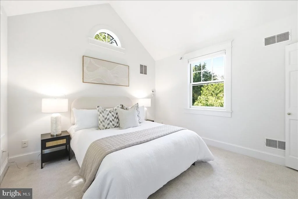 Photo of 7109 MEADOW LANE