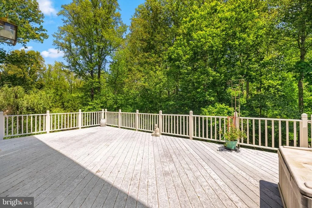 Photo of 897 CHINQUAPIN ROAD