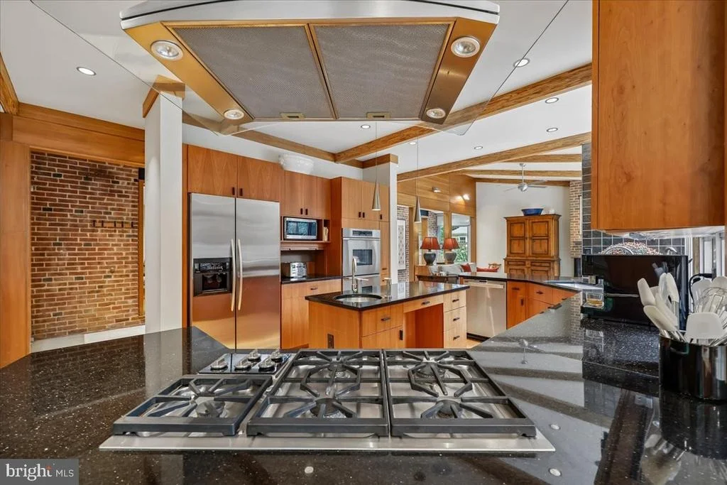 Photo of 1212 WOODSIDE PARKWAY