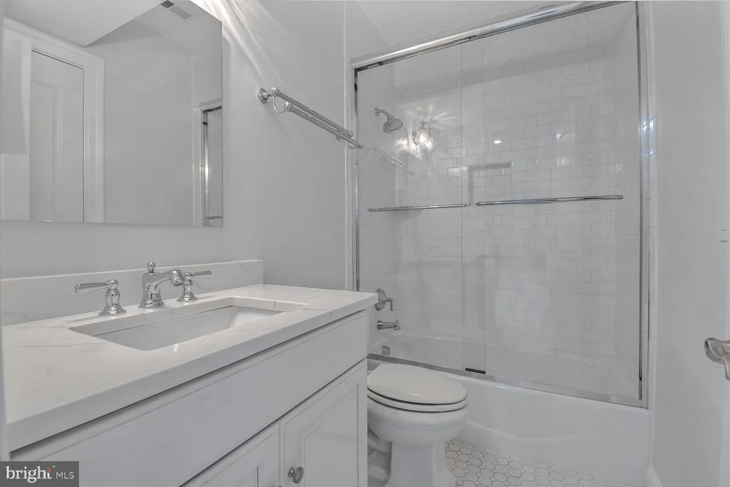 Photo of 1935 FOXVIEW CIRCLE NW