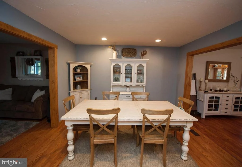 Photo of 828 WILDA DRIVE