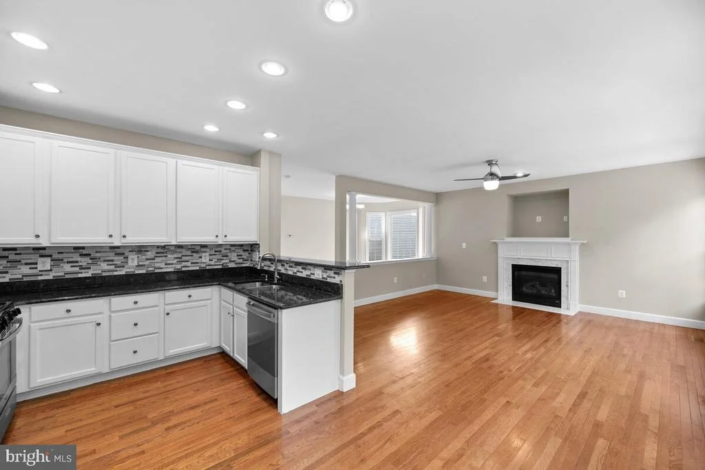 Photo of 1805 N GREENLEESE DRIVE