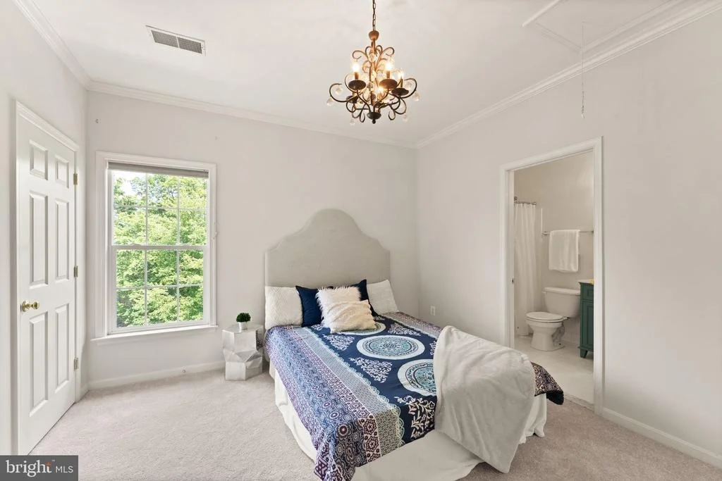 Photo of 22566 FOREST RUN DRIVE
