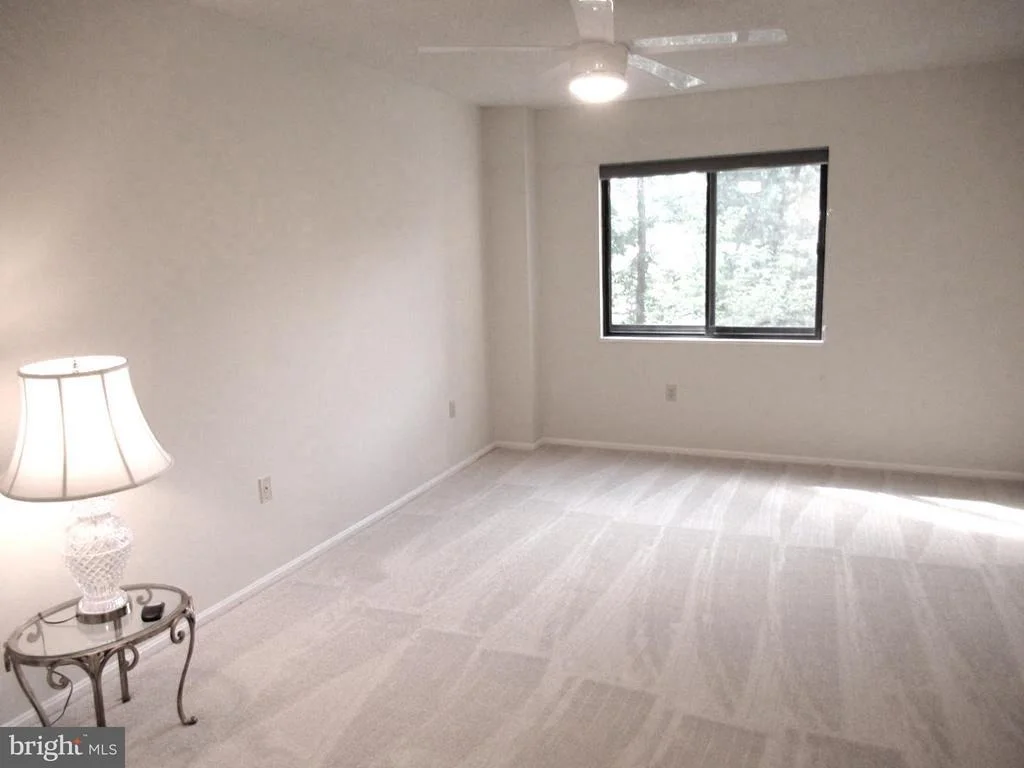 Photo of Unit 1422 at 15101 INTERLACHEN DRIVE
