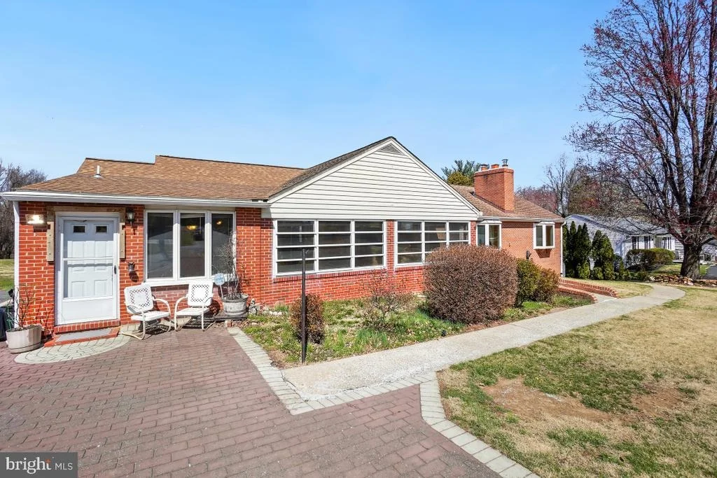 Photo of 18208 MUNCASTER ROAD