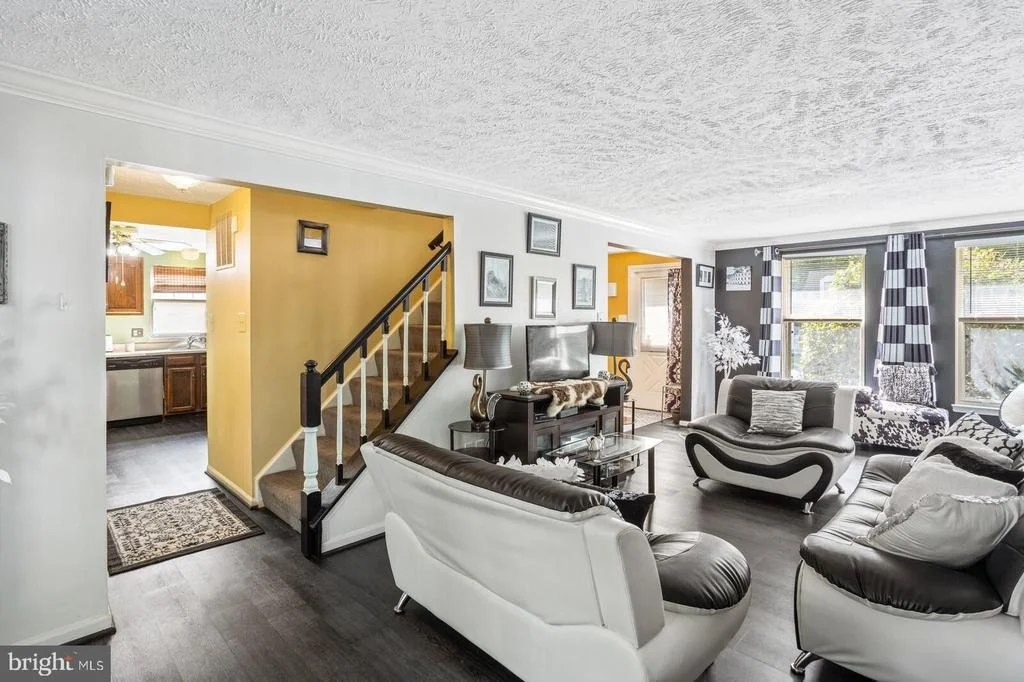 Photo of 15084 HOLLEYSIDE DRIVE