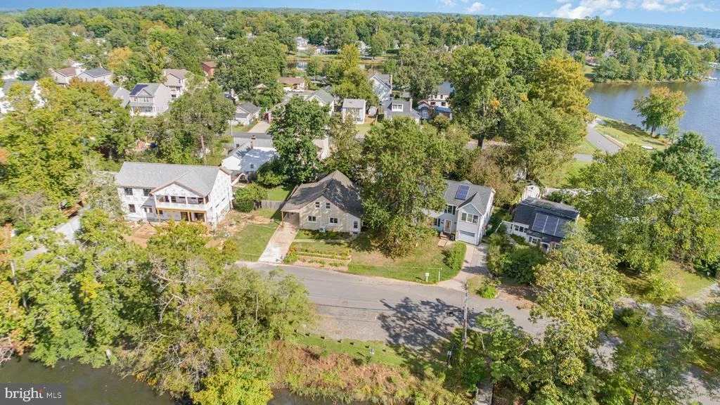 Photo of 2033 SHORE DRIVE
