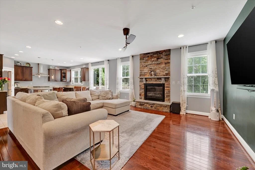 Photo of 7510 LEAFY TREE LANE
