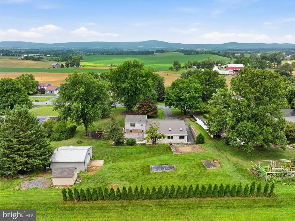 Photo of 6113 ELAINE DRIVE