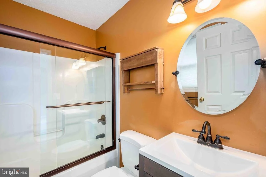 Photo of 305 LAKE POINTE DRIVE