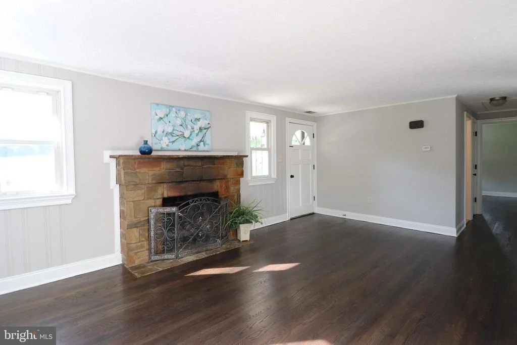 Photo of 708 N WARFIELD DRIVE