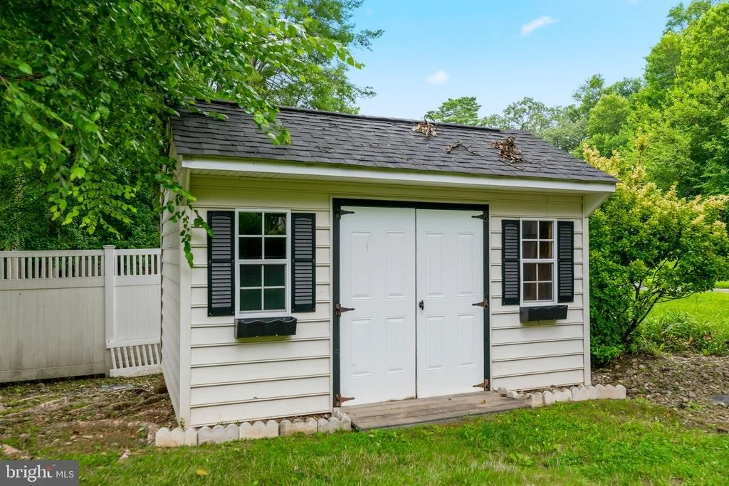 Photo of 9809 JOHN ROBERT WAY