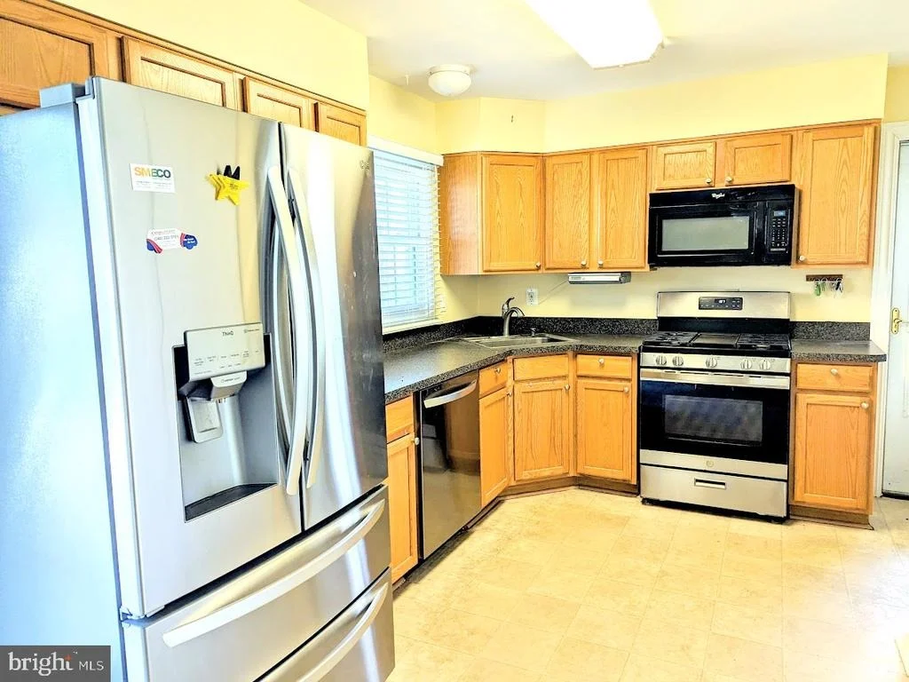 Photo of 910 BARRINGTON DRIVE