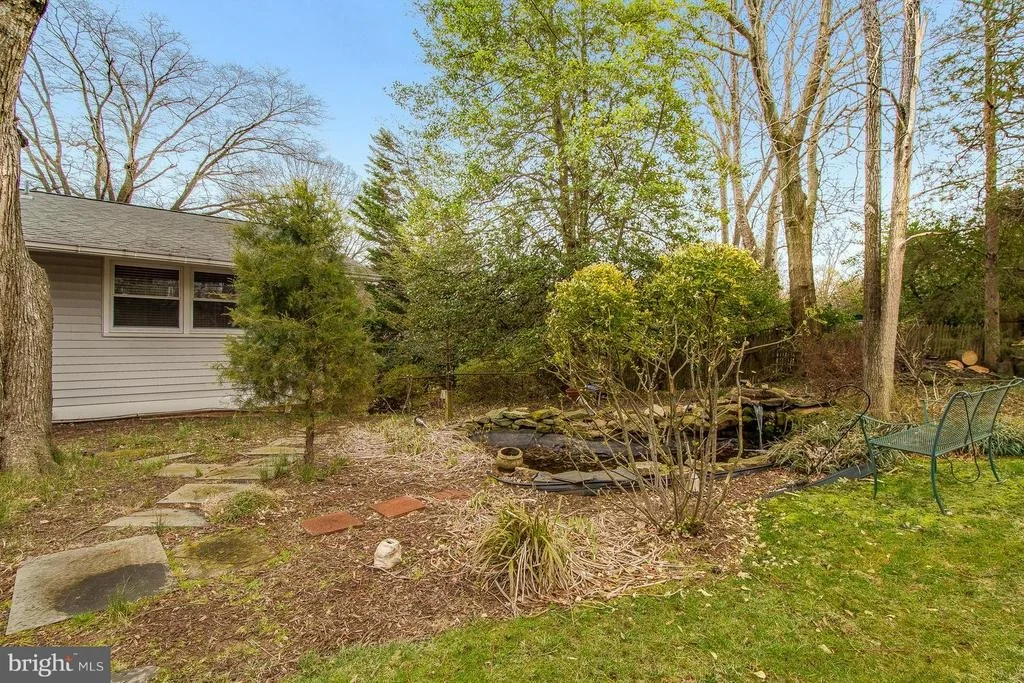 Photo of 11825 KIM PLACE
