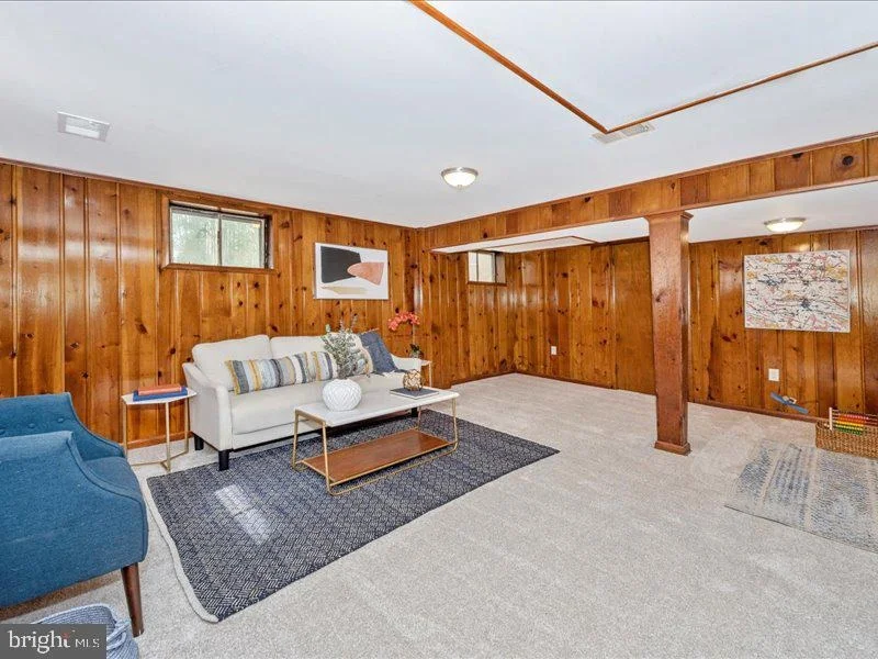 Photo of 10700 JAMAICA DRIVE