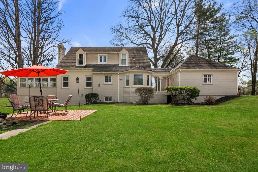 Photo of 16510 BATCHELLORS FOREST ROAD