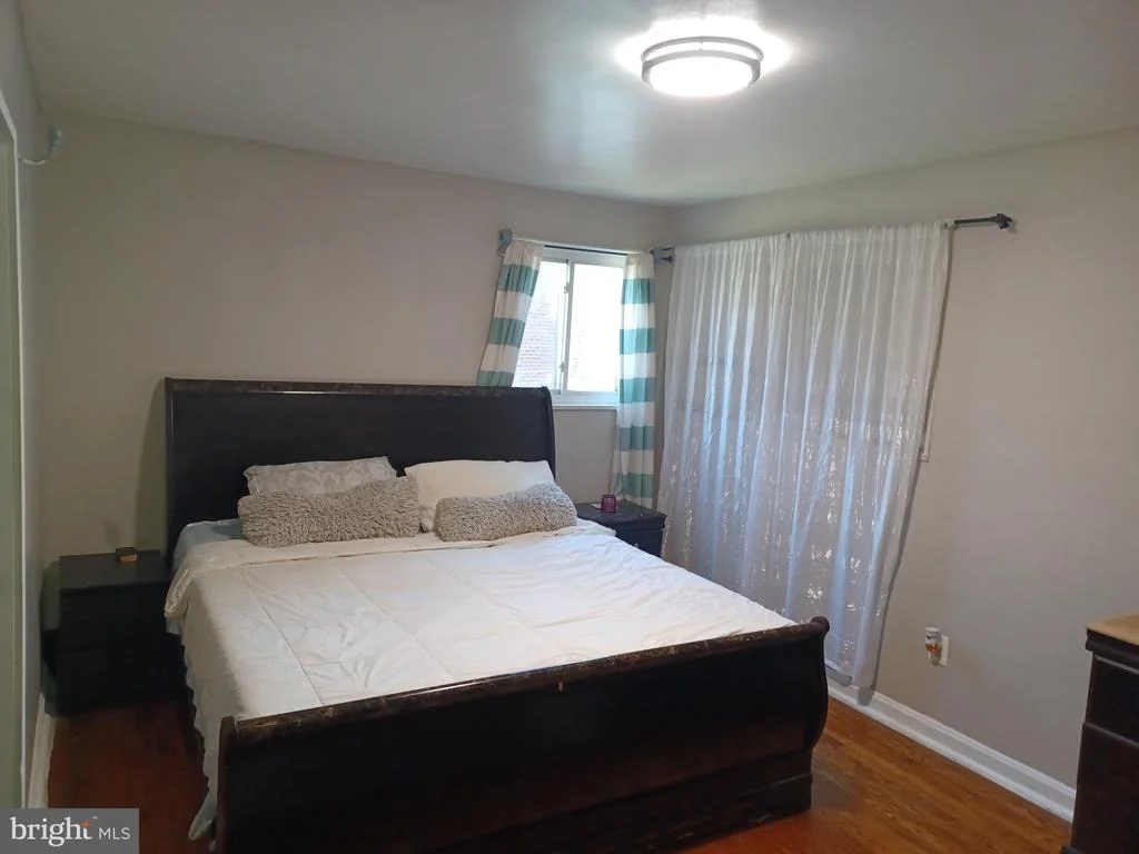 Photo of 9723 BRADDOCK ROAD