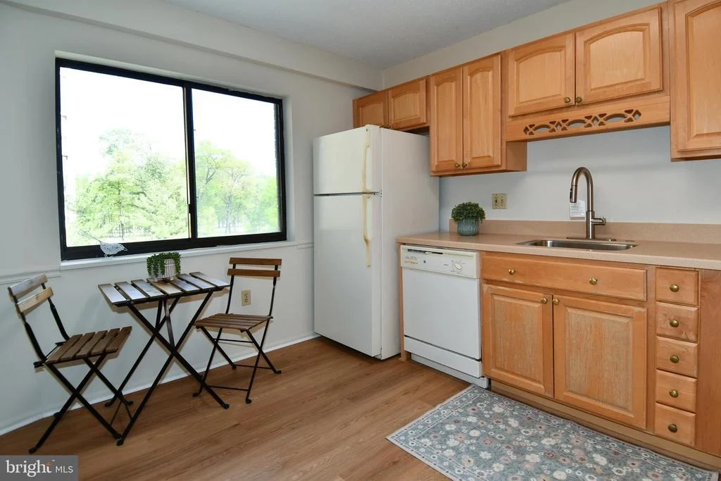Photo of Unit 1526 at 15101 INTERLACHEN DRIVE