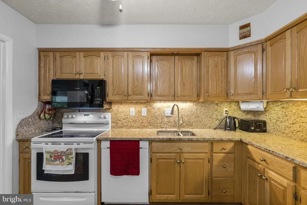 Photo of 807 SNIDER LANE