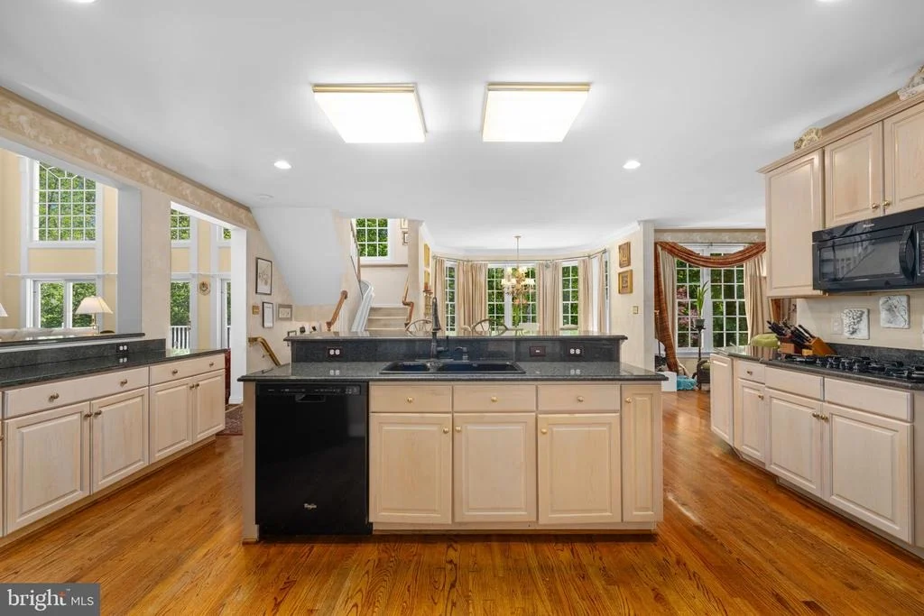 Photo of 897 CHINQUAPIN ROAD