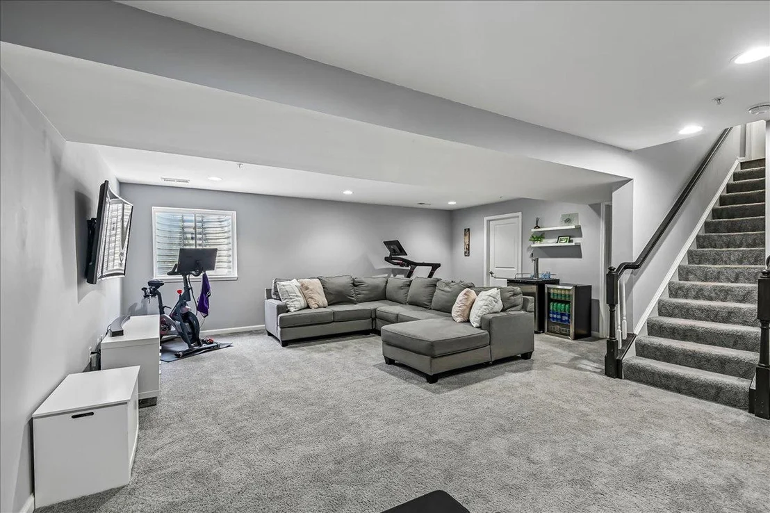 Photo of 8124 MEADOWGATE CIRCLE