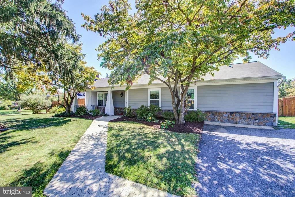 Photo of 7511 SANDY SPRING ROAD