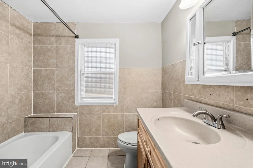 Photo of 809 EASTERN AVENUE