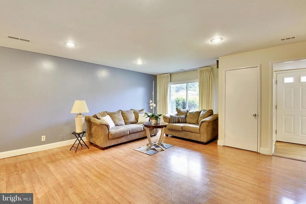 Photo of 14904 HYDRUS ROAD