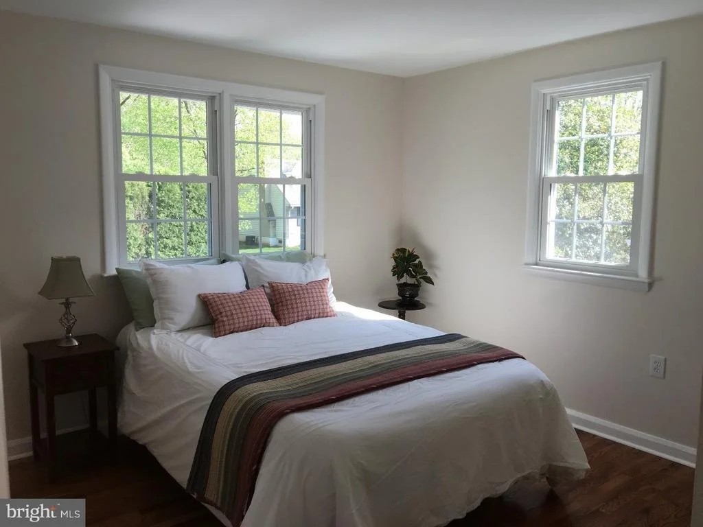 Photo of 1233 CRESTOVER ROAD