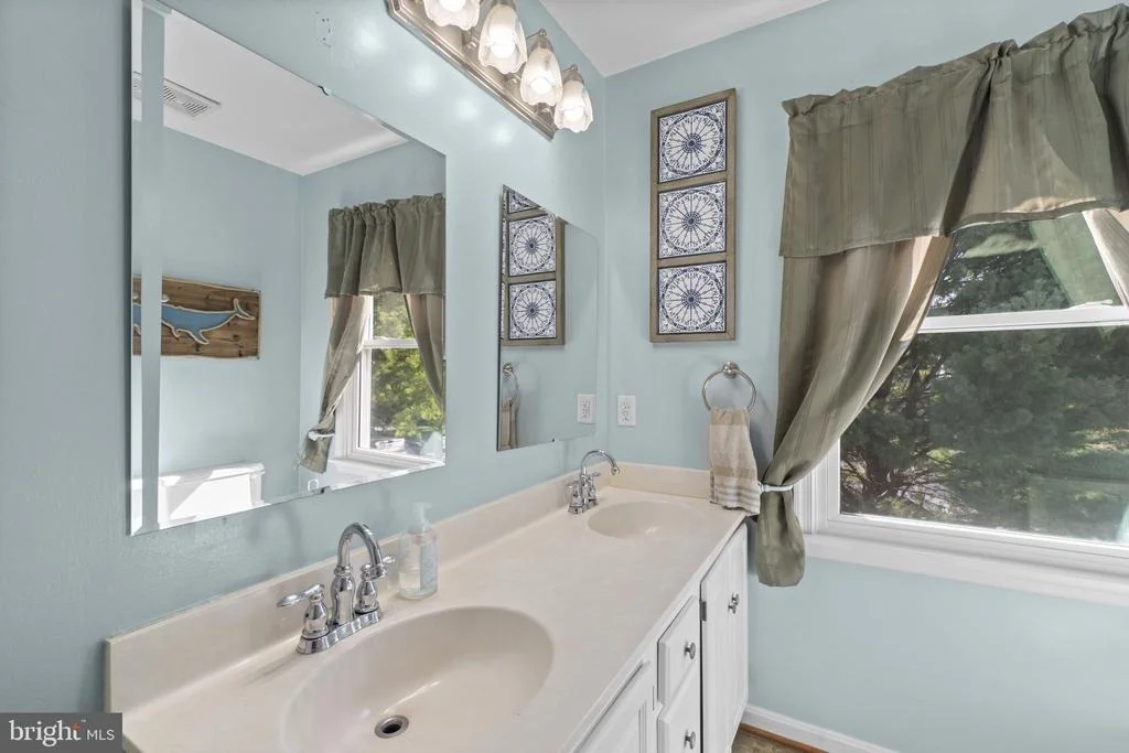 Photo of 511 MARSHALL DRIVE