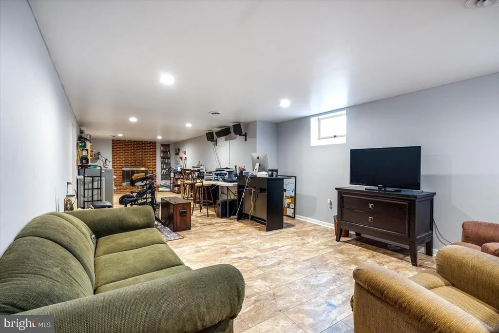 Photo of 8002 SUNNYBROOK COURT