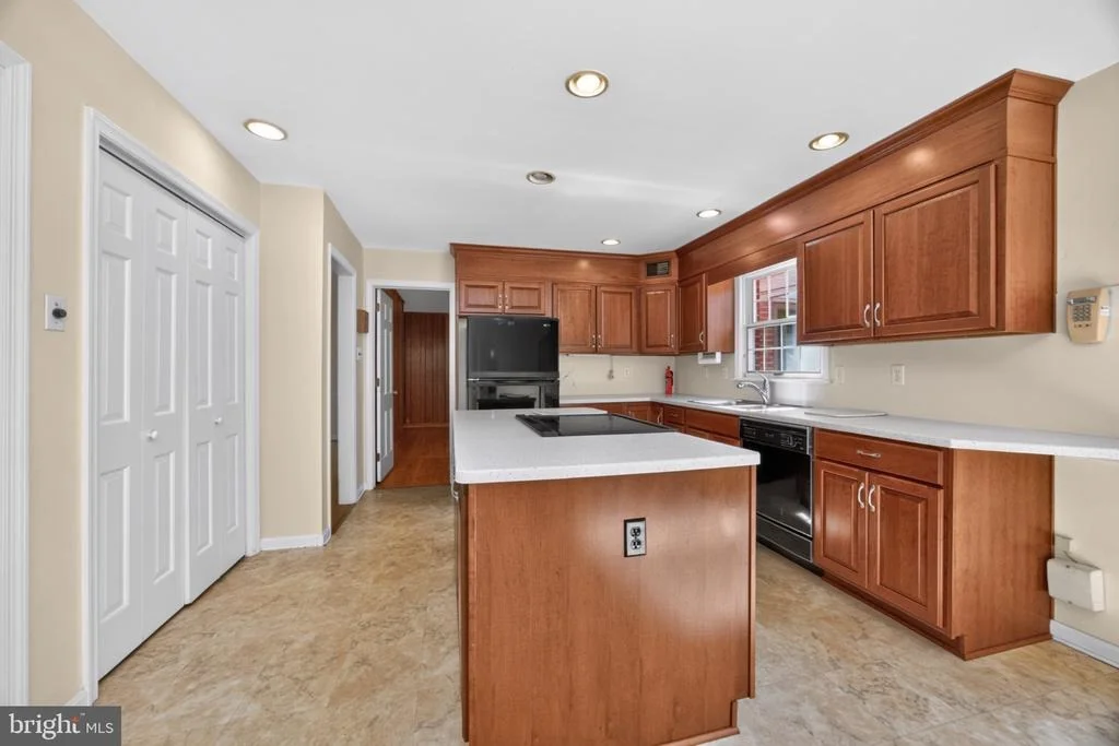 Photo of 10 CHILTON ROAD
