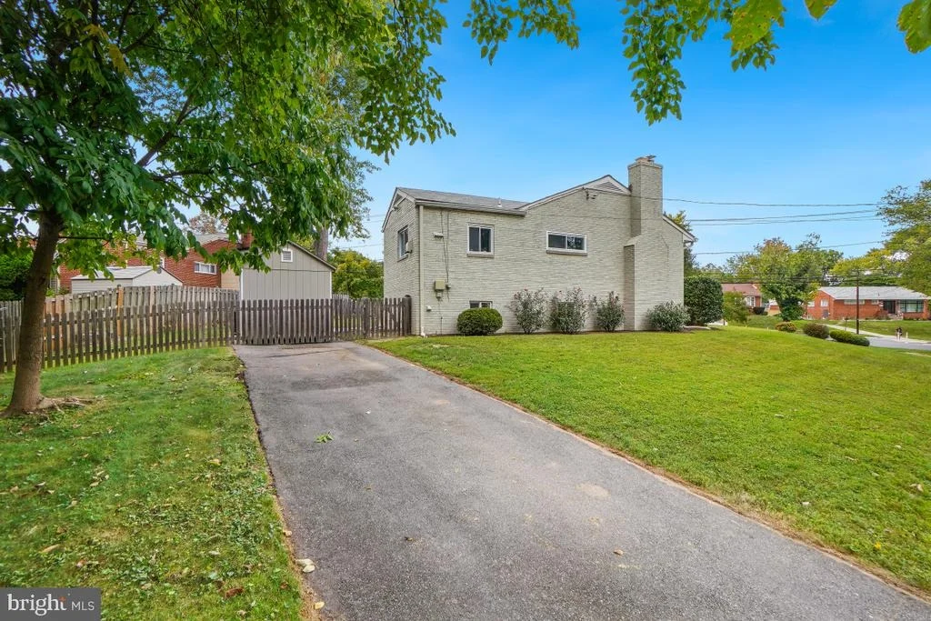 Photo of 401 ROYALTON ROAD