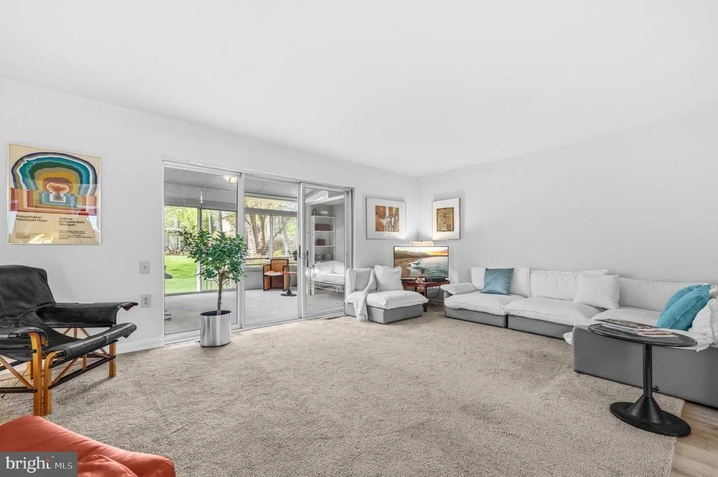 Photo of Unit 32F at 3590 GLENEAGLES DRIVE