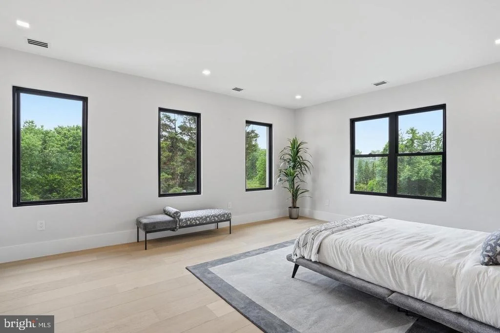 Photo of 1124 SAVILE LANE