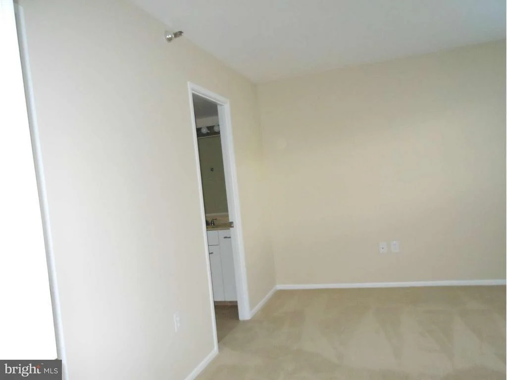 Photo of Unit 1401 at 15101 INTERLACHEN DRIVE