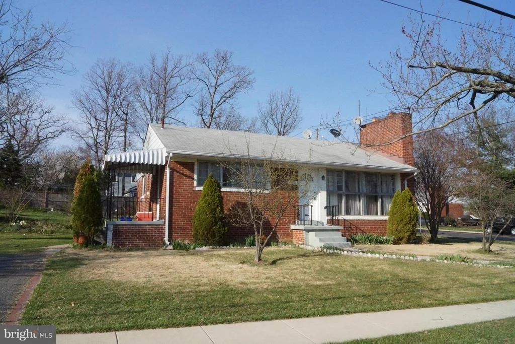 Photo of 10406 BRUNSWICK AVENUE