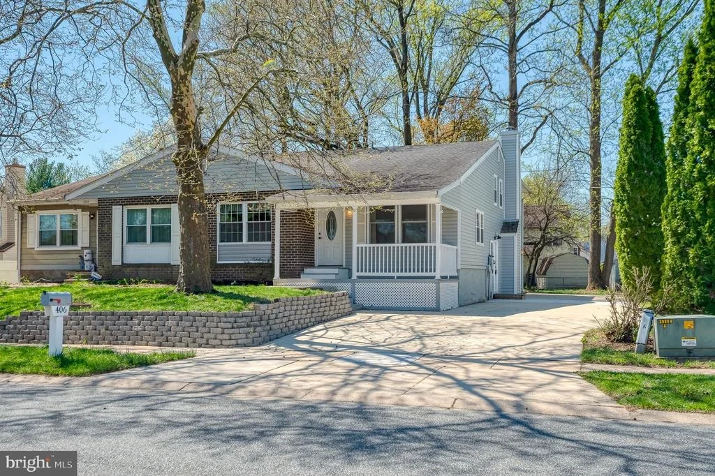 Photo of 406 LABURNUM ROAD
